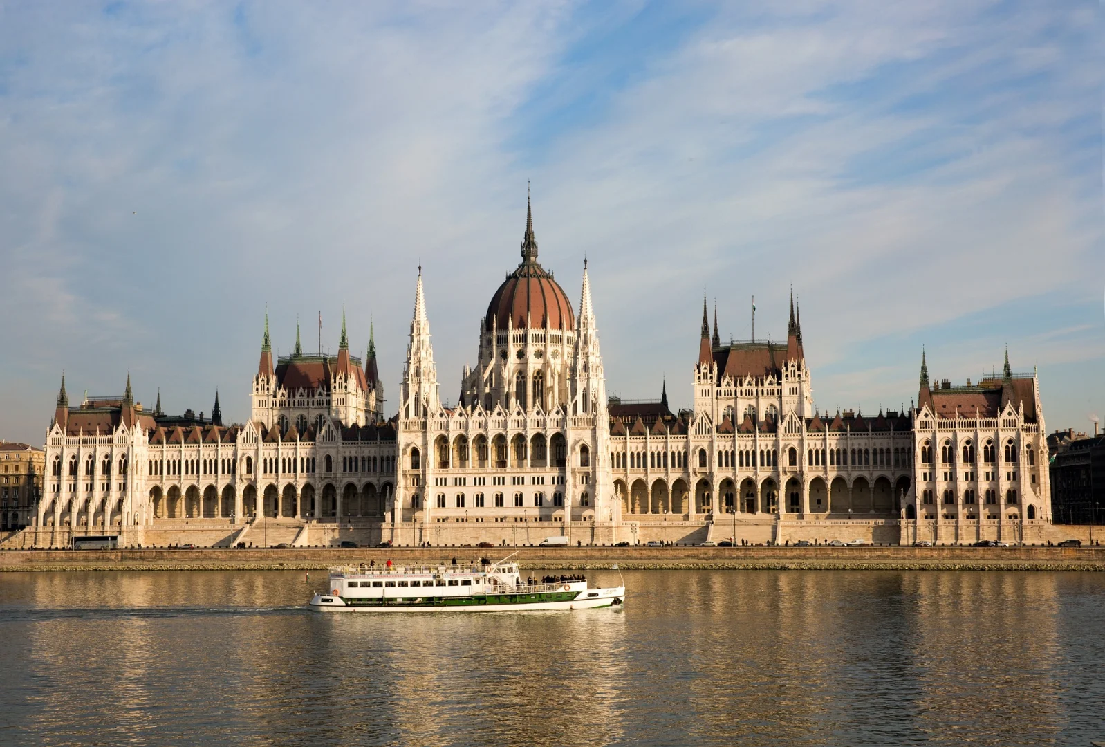 Donation to a Hungarian Public Trust  to Obtain a Guest Investor Residence Permit in Hungary